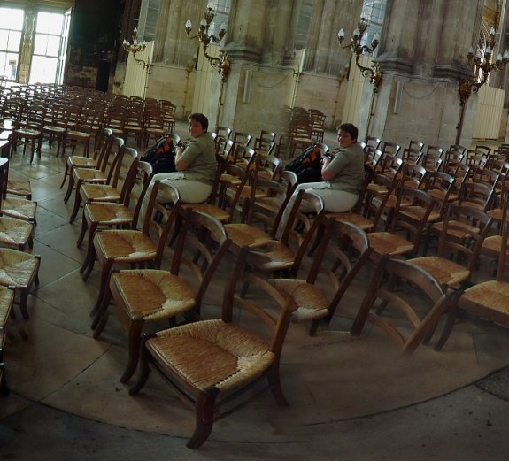 doubling of persons and chairs - ghost-images